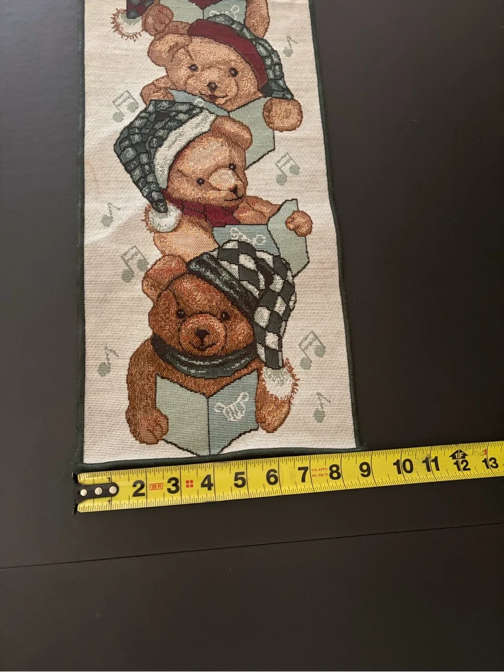 VTG Christmas caroling, bear tapestry Bell wall hanging banner